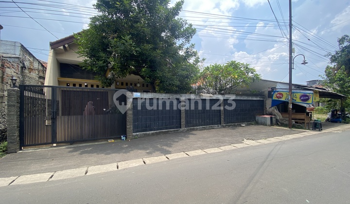 Rumah Siap Huni dengan Halaman Luas di Cinangka Rumah Siap Huni dengan Halaman Luas di Cinangka