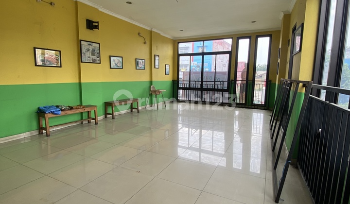 Ready-to-Use Shophouse Suitable for All Types of Businesses with a Strategic Location in Sawangan 2