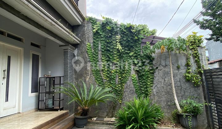 Well-Maintained 2-Story Apik House in Strategic Gandul-Cinere Location 2