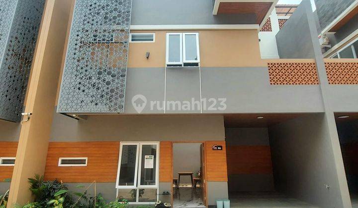 Rumah Brand New dengan Rooftop Bonus Jacuzzi di Jagakarsa 1