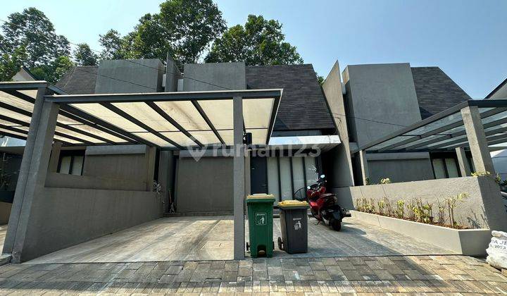 For Rent Rumah Modern dan Keren di YVE Habitat Limo 2