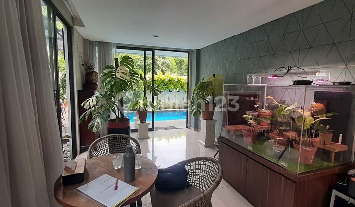 Modern House with Private Pool in Serenia Hills, Lebak Bulus