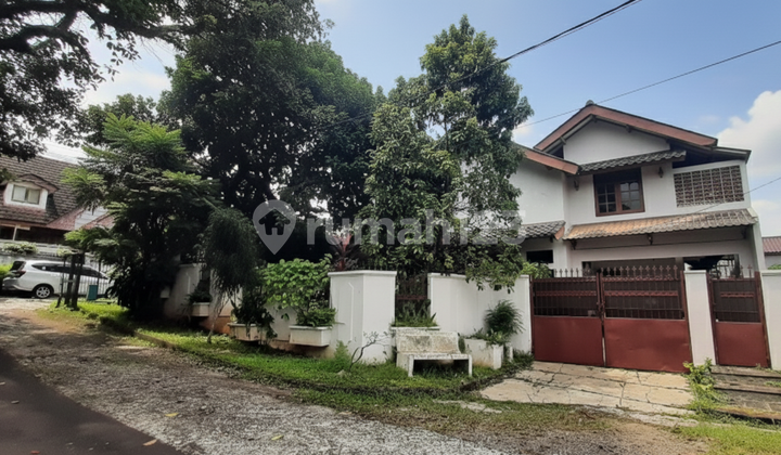 Rumah Hook di Pamulang dengan View Danau Bonus Lahan Luas untuk Kreasi Anda! Rumah Hook di Pamulang dengan View Danau Bonus Lahan Luas untuk Kreasi Anda!