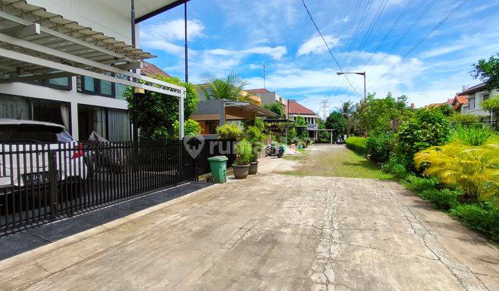 Rumah 2 lantai homey dalam komplek perumahan  2