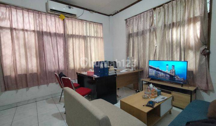 Rumah dengan design untuk kantor didaerah Beji Depok  1