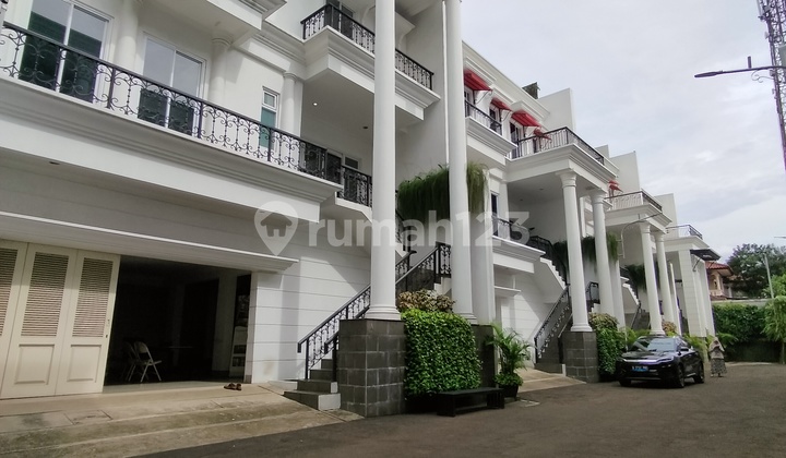 Exclusive Residence 3 Lantai With Rooftop dan Private Pool - Cilandak, Jakarta Selatan 2