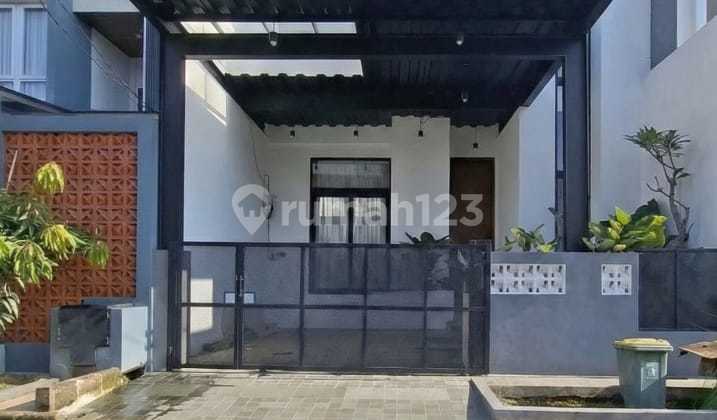 Rumah Modern Dalam Perumahan Besar di Cinere Memiliki Roof Top dan Dekat Pintu Tol 2