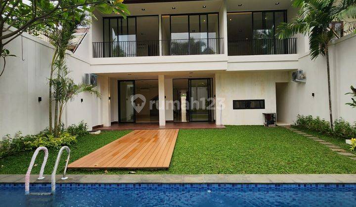 Rumah Mewah 2 Lantai Dengan Private Pool di Dekat Kemang Raya Kemewahan di Lokasi Premium  1