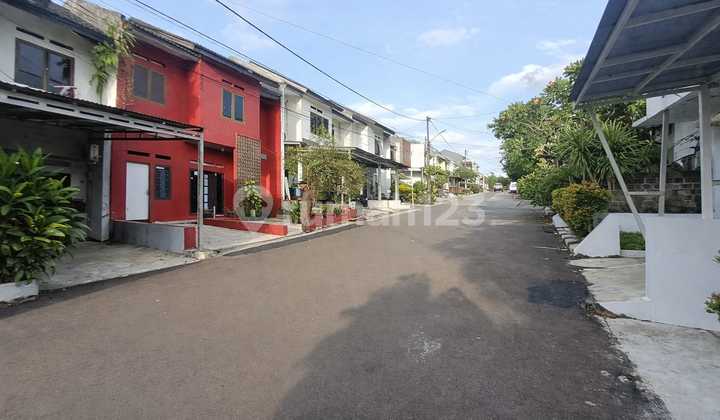 Minimalist House in Limo Cinere, One Step to the Toll Road, Affordable Price 2