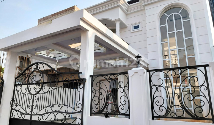 Brand New House in Cinere High Ceiling 2 Floors Ready to Occupy