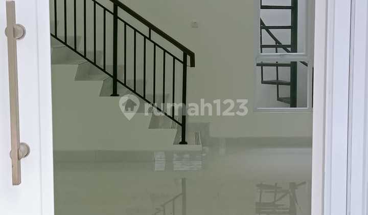 Disewakan Rumah Baru 2 Lantai di Cinere - Lokasi Strategis, Siap Huni! 2