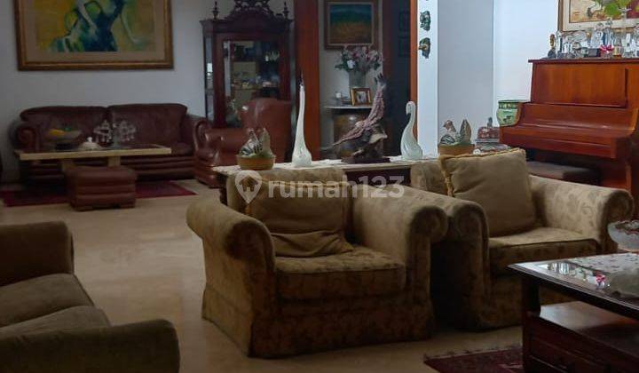 Rumah Semi Furnished di Jagakarsa Dengan Kolam Renang Fasilitas Lengkap 2