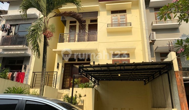 3-Story Rental House in Cinere with One Gate System, Ready to Occupy