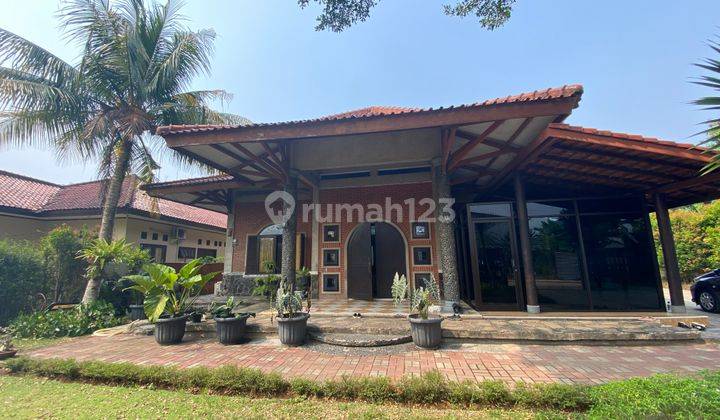 Rumah Skandinavia di Sawangan Swimming Pool Taman Yang Hijau 2