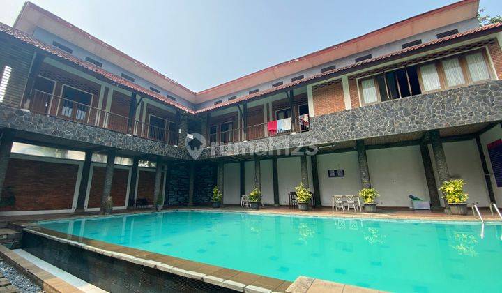 Rumah Skandinavia di Sawangan Swimming Pool Taman Yang Hijau 1