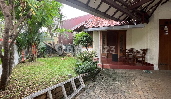 Minimalist House with 300 m² Land Area, North Facing in Puri Cinere 2