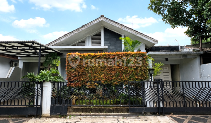 Neat Ready-to-Occupy House in Cinere, Large 240 m² Land Near Toll Gate 1