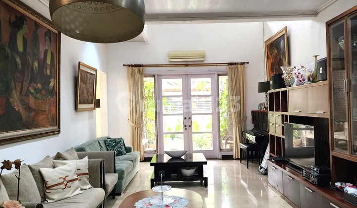 Rumah Hook Pejaten 2 Lantai Layout Lapang Dalam Komplek Eksklusif