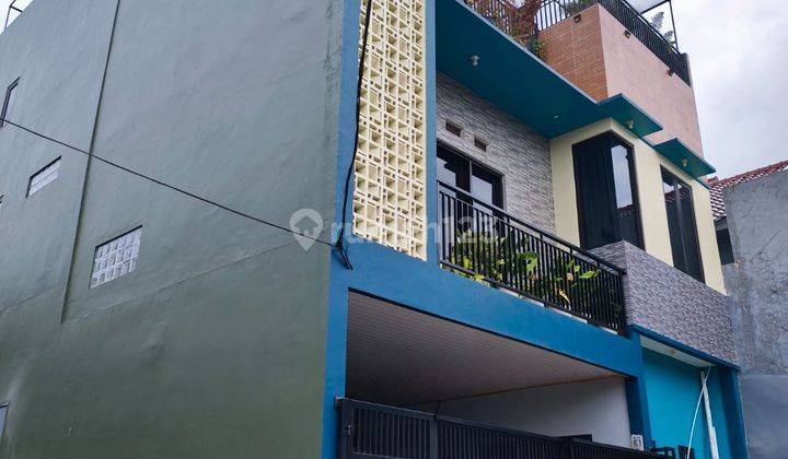 Dikontrakan Rumah Full Furnished 7 Kamar – Lokasi Strategis Tanah Baru Depok 2