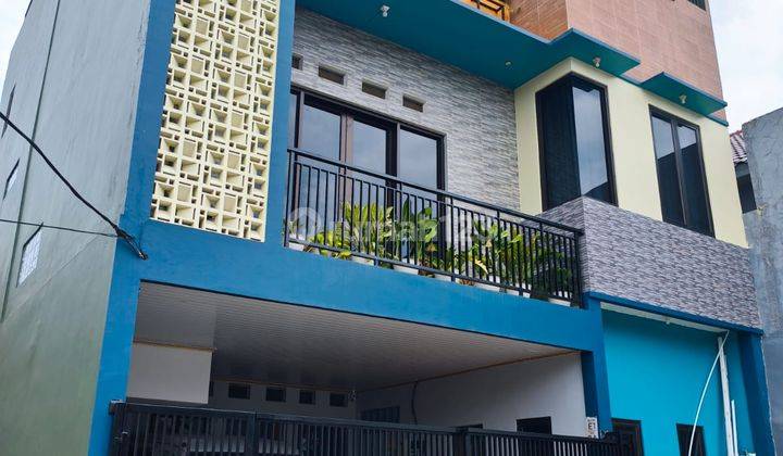 Dikontrakan Rumah Full Furnished 7 Kamar – Lokasi Strategis Tanah Baru Depok 1