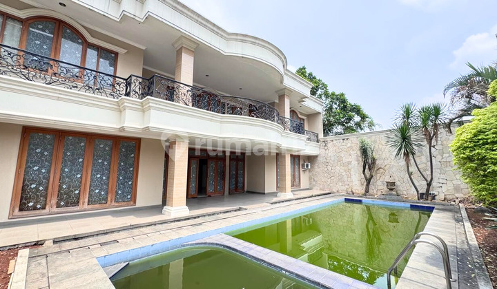 Rumah Mewah Ada Swimming Pool Lokasi Premium Siap Huni