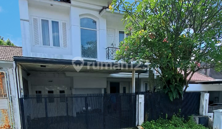Rumah Terawat Dalam Komplek Puri Cinere 2,5 Lantai Siap Huni