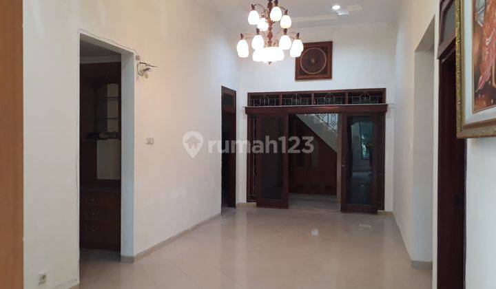 Disewakan Rumah Di Taman Gapura Surabaya Kt 11