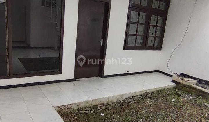 Disewakan Rumah Murah Siap Huni Lokasi Di Medokan Asri KT 2