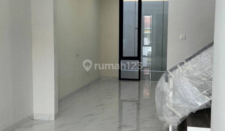 Dijual Cepat Rumah 2 Lantai Siap Huni Di Citraland Surabaya Kt 2