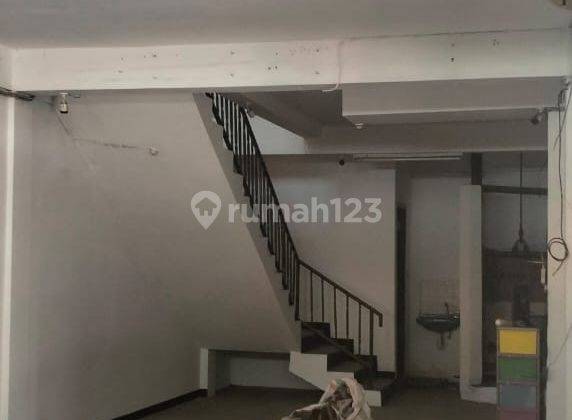 Disewakan Ruko 3 Lantai Lokasi Di Jl Bongkaran Surabaya Kt 2