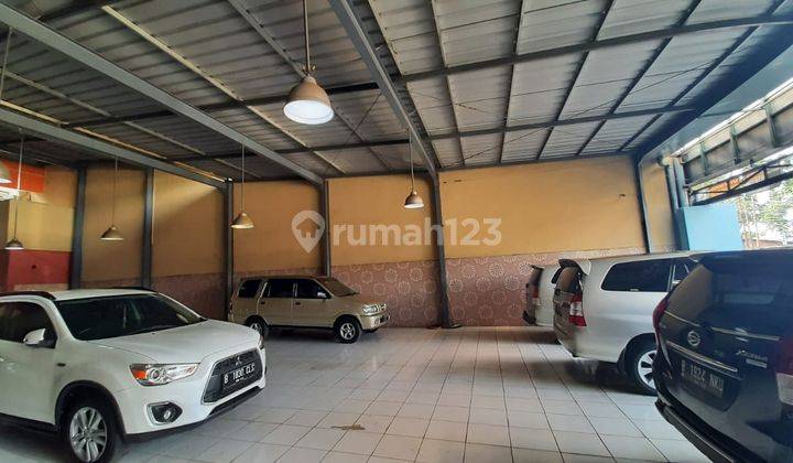 Showroom Mobil Lokasi strategis  Dekat tol di Karawaci Tangerang 2