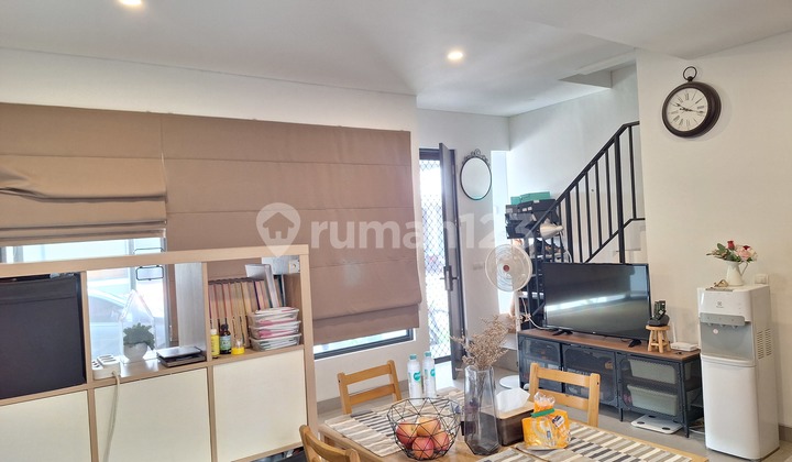 Rumah Hoek 2 Lantai Semi Furnished Cluster Yuthica BSD CIty Tangerang Rumah Hoek 2 Lantai Semi Furnished Cluster Yuthica BSD CIty Tangerang