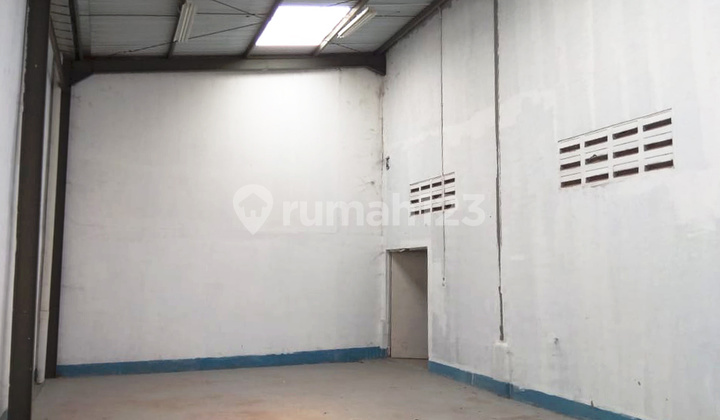 For Rent: Nice 300 m2 Warehouse in Taman Tekno BSD, South Tangerang