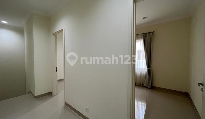 Rumah 2 Lantai Asri dan Nyaman Semi Furnished Cluster Flamingo The Springs Gading Serpong 2