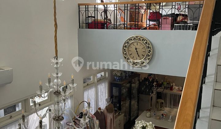 Dijual Rumah Cakep SHM Semi Furnished di Puspitaloka Bsd City Tangerang