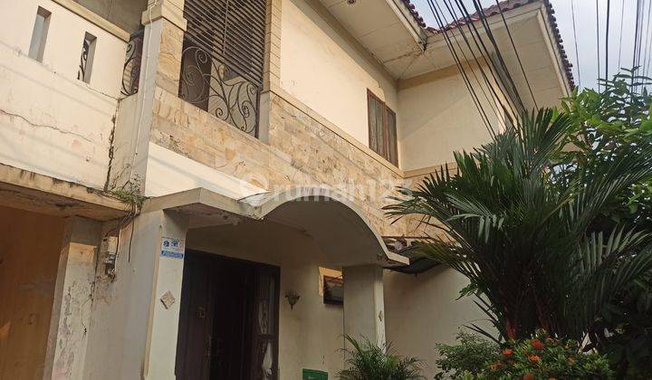 Rumah 2 Lantai Semi Furnished SHM di Cipete, Jakarta Selatan 1