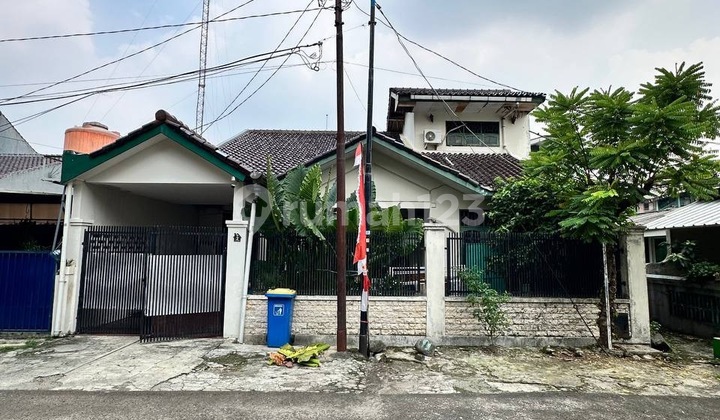 Bebas Banjir, Rumah, 2 Lantai, Dekat Akses Transjakarta