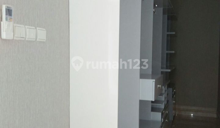 Rumah 2 Lantai Semi Furnished SHM di Senayan, Jakarta Selatan 17
