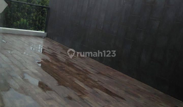 Rumah 2 Lantai Semi Furnished SHM di Senayan, Jakarta Selatan 32