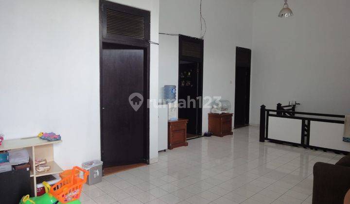 Rumah 2 Lantai Bagus SHM di Petukangan, Jakarta Selatan 2