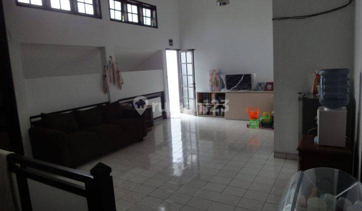 Rumah 2 Lantai Bagus SHM di Petukangan, Jakarta Selatan 5