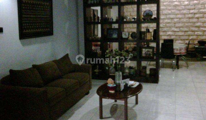 Rumah 2 Lantai Bagus SHM di Petukangan, Jakarta Selatan 10