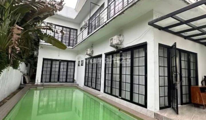 Rumah 2 Lantai Sudah Renovasi SHM di Pejaten, Jakarta Selatan 1