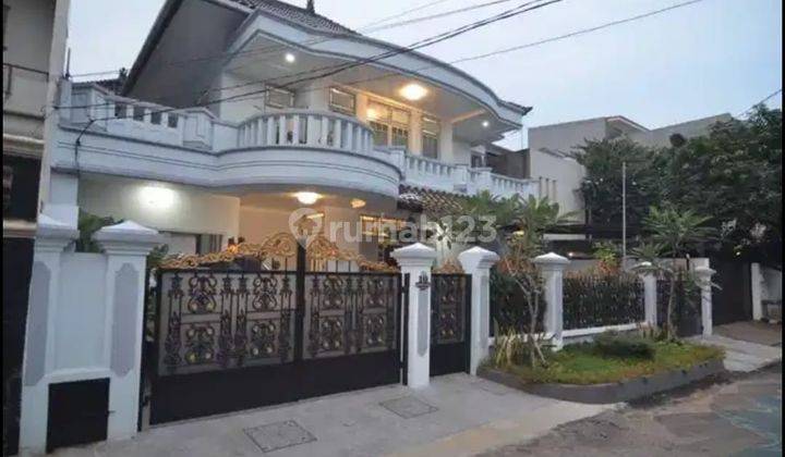 Rumah 2 Lantai Bagus SHM di Cilandak, Jakarta Selatan 1