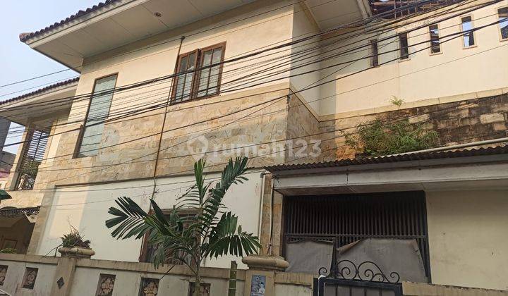 Rumah 2 Lantai Semi Furnished SHM di Cipete, Jakarta Selatan 2