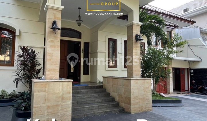Ready to Occupy, House, 2 Floors, Freehold Certificate, in Kebayoran Baru