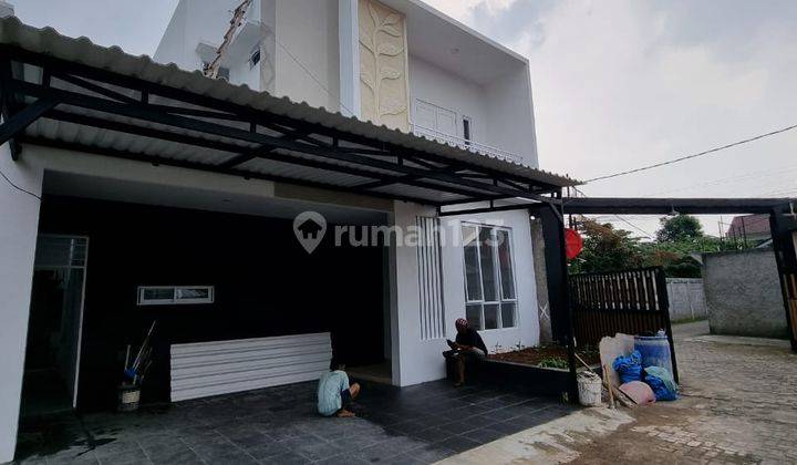 Rumah 2 Lantai Bagus SHM di Pangkalan Jati, Depok 1