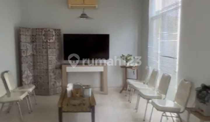 Rumah, 2 Lantai, Dekat Fasilitas Kesehatan, Siap Huni