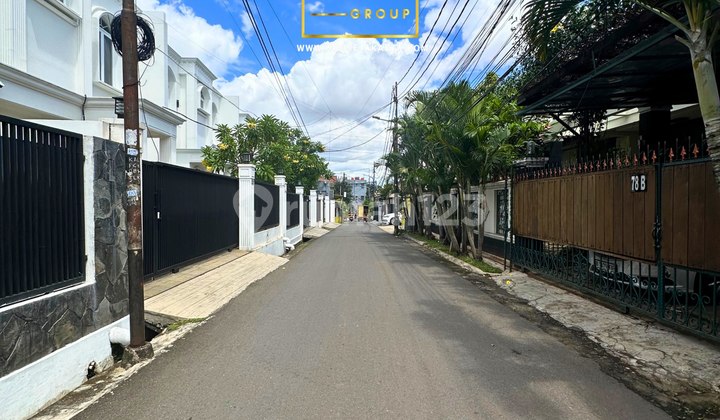 Can be mortgaged, House, 2 Floors, SHM, Near Transjakarta access 2