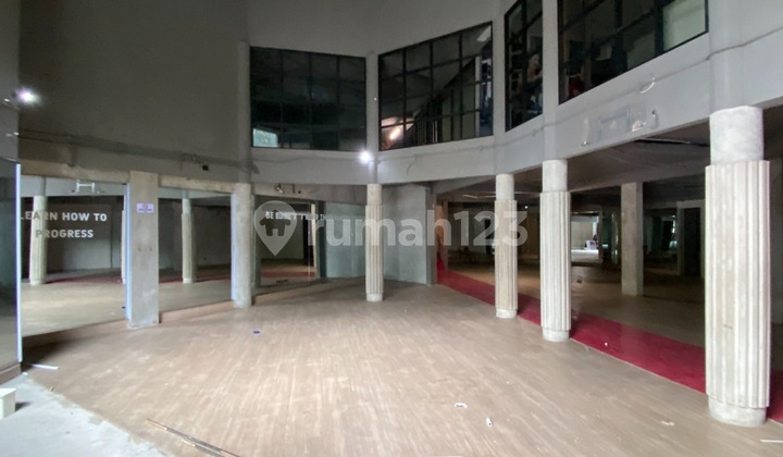 Ruang Usaha 1150 m2 Bagus Kebayoran Baru, Jakarta Selatan